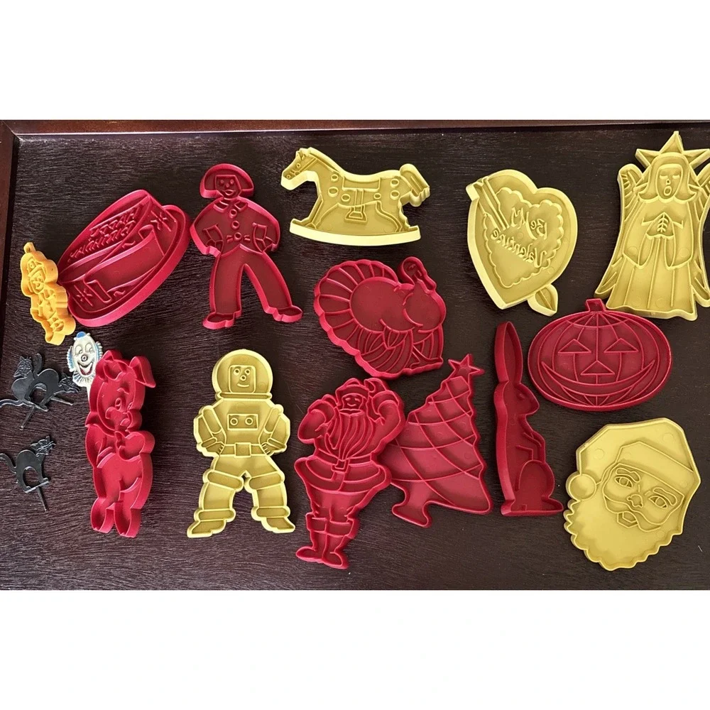 Lot of 13 Vintage HRM Red & Gold Stanley Plastic Cookie Cutters -Holiday Theme